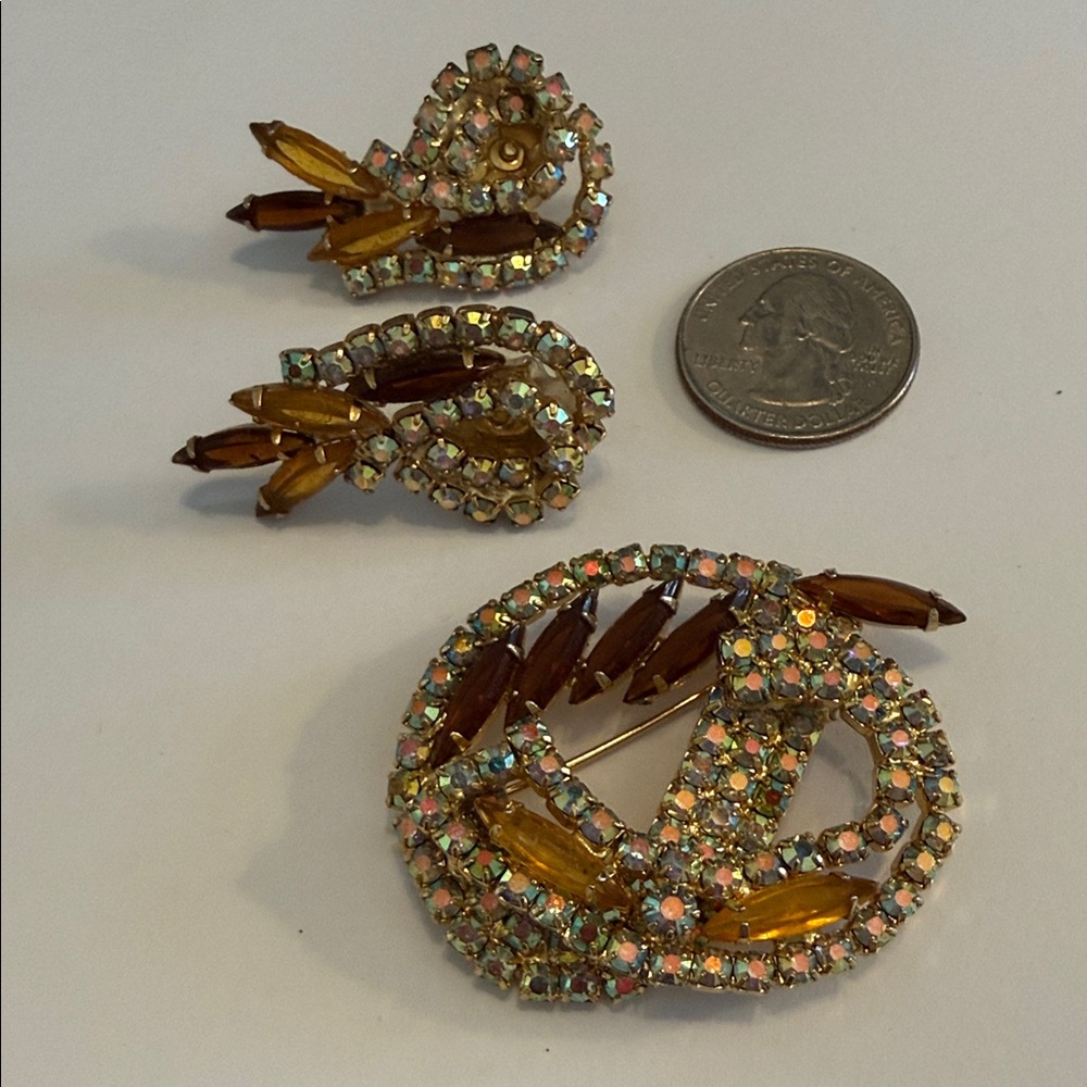 Elegant Gold and Brown Fashion Earrings and Brooch Set (set of 3) - Picture 6 of 6